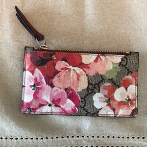 Authentic Gucci wallet 🌸